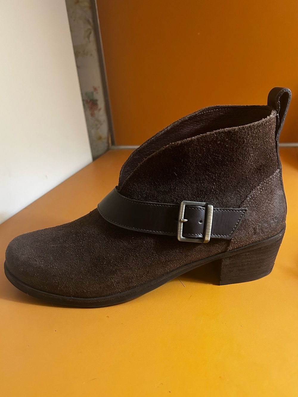 UGG Wright Belted Stout Brown Leather Suede Ankle Booties Boots Women Size US 8